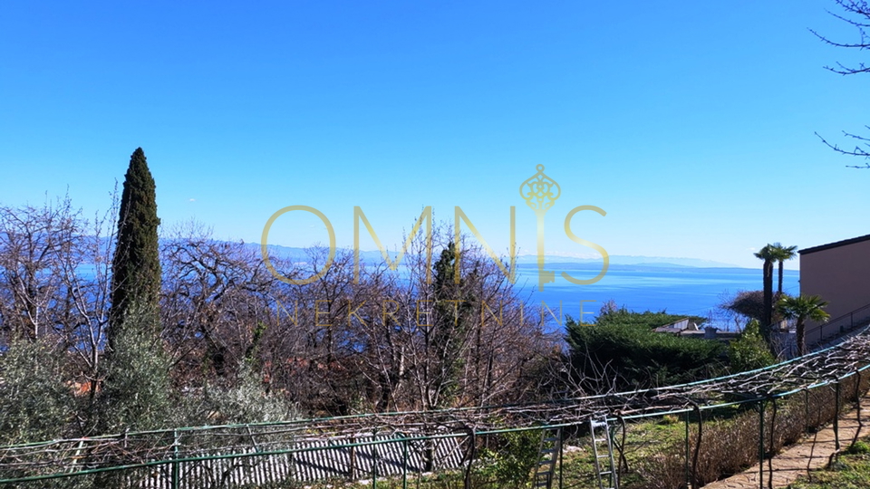 Opatija, Oprić - građevinski teren 718 m2 s pogledom na more